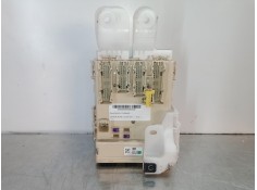 Recambio de caja reles / fusibles para toyota auris 1.6 16v cat referencia OEM IAM 63583366-8273012  