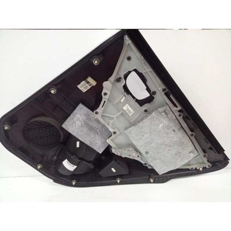 Recambio de guarnecido puerta trasera izquierda para toyota auris 1.6 16v cat referencia OEM IAM 6773602240-6778802110  