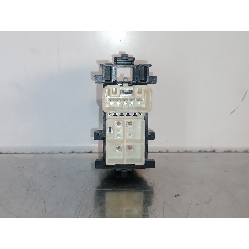 Recambio de mando elevalunas delantero derecho para toyota auris 1.6 16v cat referencia OEM IAM 8292J4D  
