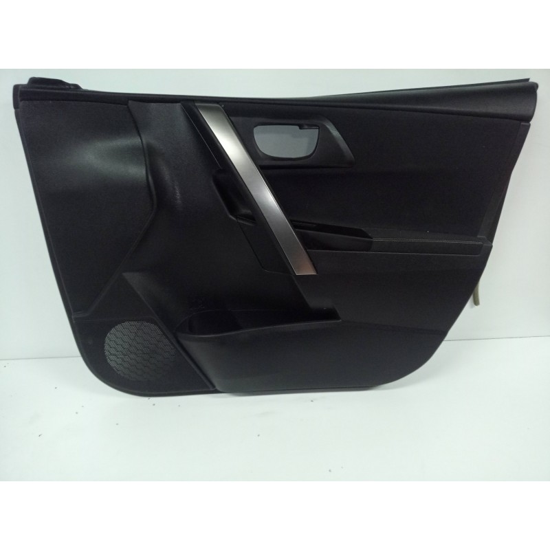 Recambio de guarnecido puerta delantera derecha para toyota auris 1.6 16v cat referencia OEM IAM 6777702300  