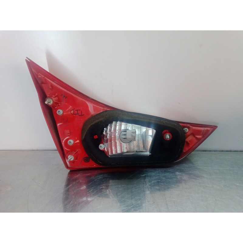 Recambio de piloto trasero derecho interior para toyota auris 1.6 16v cat referencia OEM IAM NOTIENEREFERENCIA  