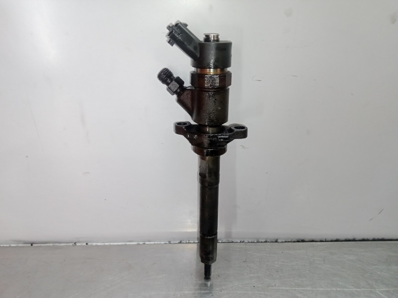 Recambio de inyector para ford focus berlina (cap) 1.6 tdci cat referencia OEM IAM 0445110188  