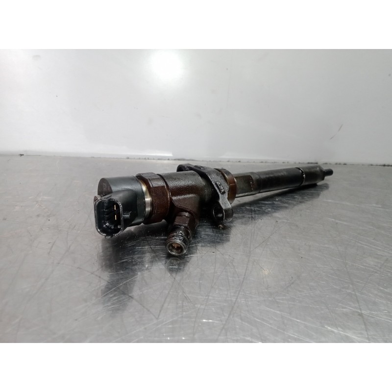 Recambio de inyector para ford focus berlina (cap) 1.6 tdci cat referencia OEM IAM 0445110188  