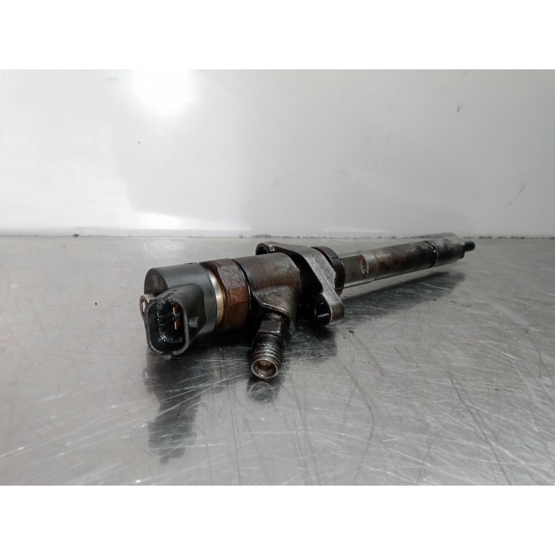 Recambio de inyector para ford focus berlina (cap) 1.6 tdci cat referencia OEM IAM 0445110188  