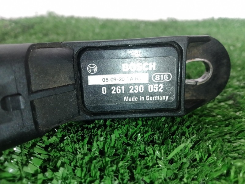 Recambio de sensor presion para fiat grande punto (199) 1.4 referencia OEM IAM 0261230052 BOSCH 3.PINES