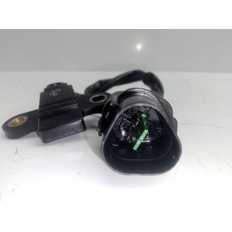 Recambio de sensor para hyundai i10 1.1 12v cat referencia OEM IAM 3931002700 3.PINES 