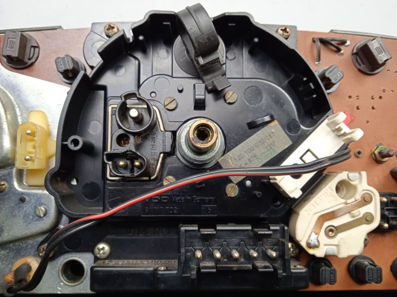 Recambio de cuadro instrumentos para mercedes-benz 124 sedán (w124) 260 e (124.026) referencia OEM IAM 1245438923  