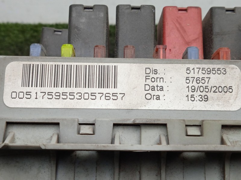 Recambio de caja reles / fusibles para fiat stilo (192_) 1.4 16v (192axh1b, 192bxh1b) referencia OEM IAM 51759553-57657  