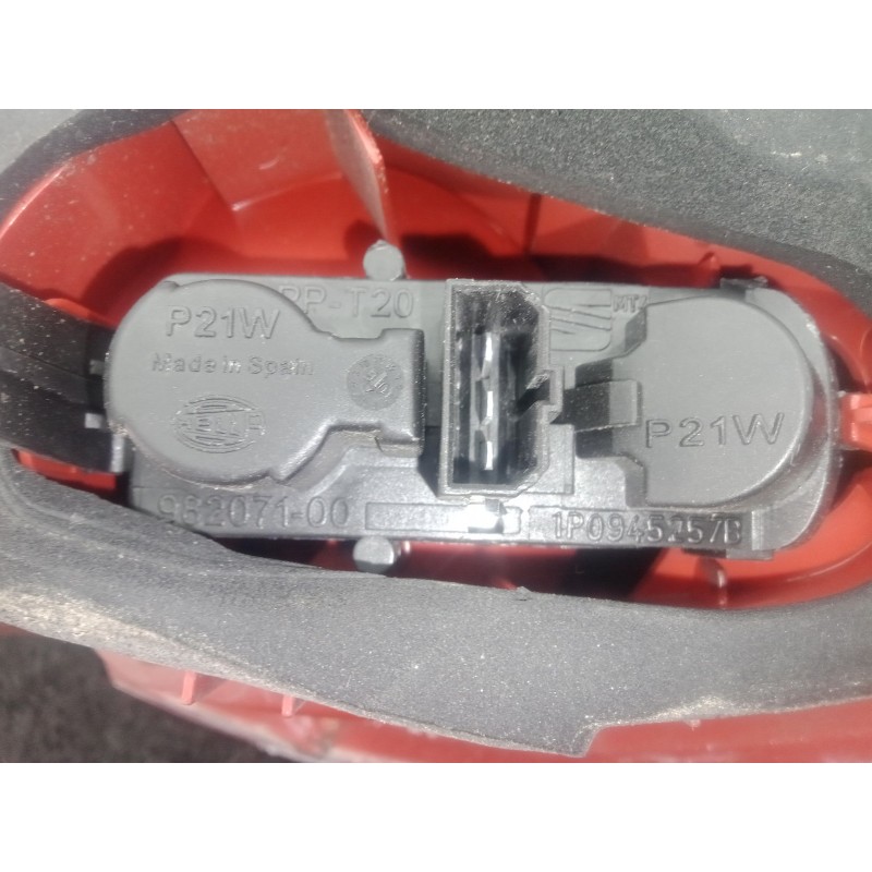 Recambio de piloto trasero derecho para seat leon (1p1) 2.0 tdi 16v referencia OEM IAM 1P0945257B  