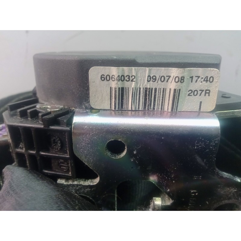 Recambio de cinturon seguridad delantero izquierdo para seat leon (1p1) 2.0 tdi 16v referencia OEM IAM 6064032  