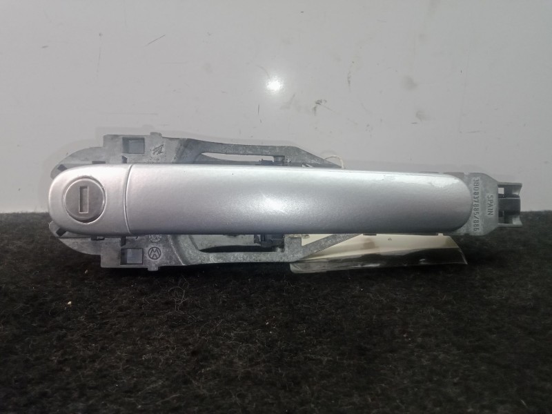 Recambio de maneta exterior delantera izquierda para seat leon (1p1) 2.0 tdi 16v referencia OEM IAM 3B0837885886  