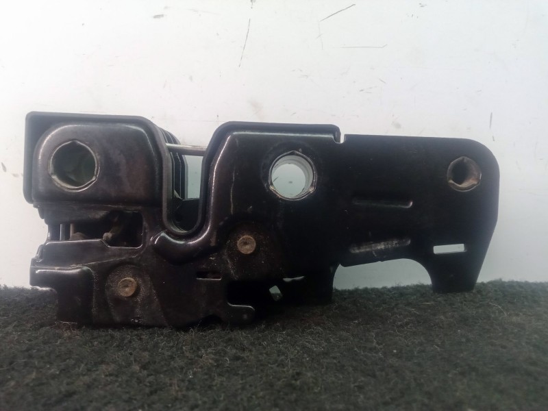 Recambio de cerradura capot para seat leon (1p1) 2.0 tdi 16v referencia OEM IAM 1P0823509C  