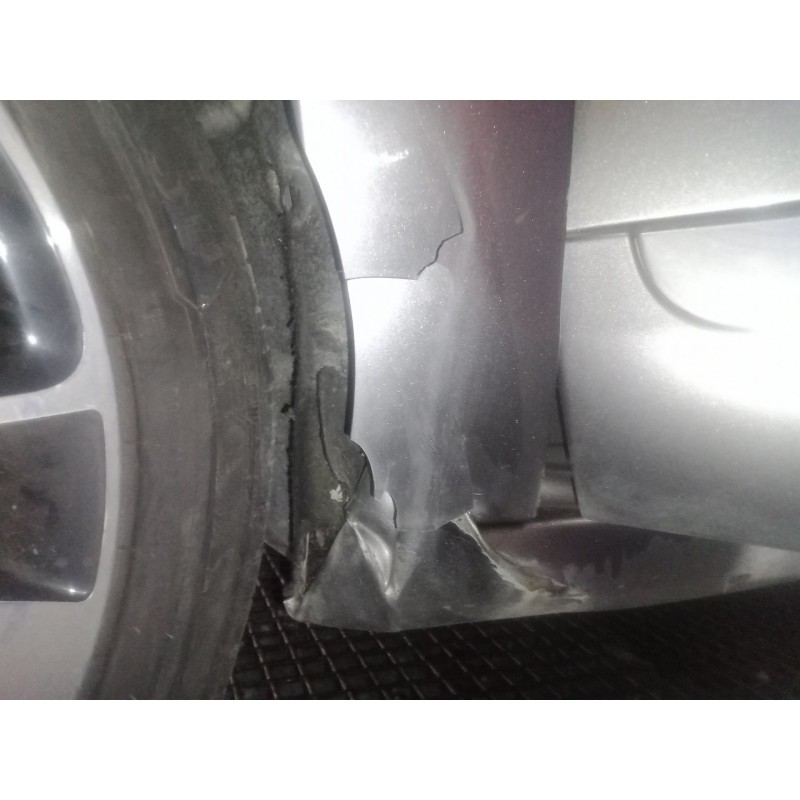 Recambio de aleta delantera izquierda para renault scenic iii 1.6 dci diesel fap referencia OEM IAM   