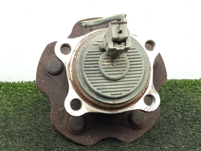 Recambio de buje para toyota avensis (t27) 2.2 d-4d cat referencia OEM IAM 4245005080  