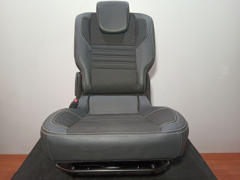 Recambio de asientos trasero izquierdo para renault scenic iii 1.6 dci diesel fap referencia OEM IAM  SEMICUERO NEGRO