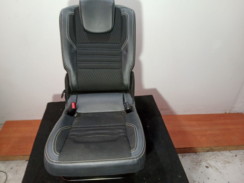 Recambio de asiento trasero medio para renault scenic iii 1.6 dci diesel fap referencia OEM IAM  SEMICUERO NEGRO