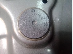 Recambio de puerta delantera derecha para renault scenic iii 1.6 dci diesel fap referencia OEM IAM    2