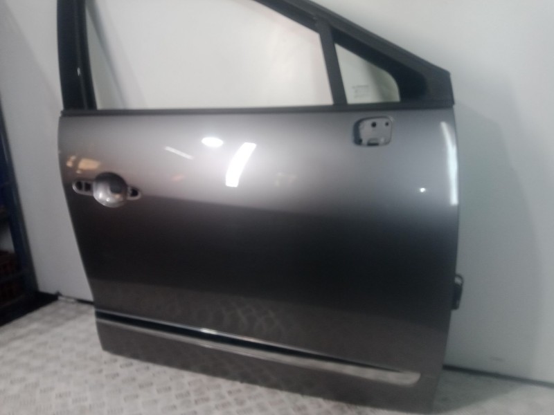 Recambio de puerta delantera derecha para renault scenic iii 1.6 dci diesel fap referencia OEM IAM   