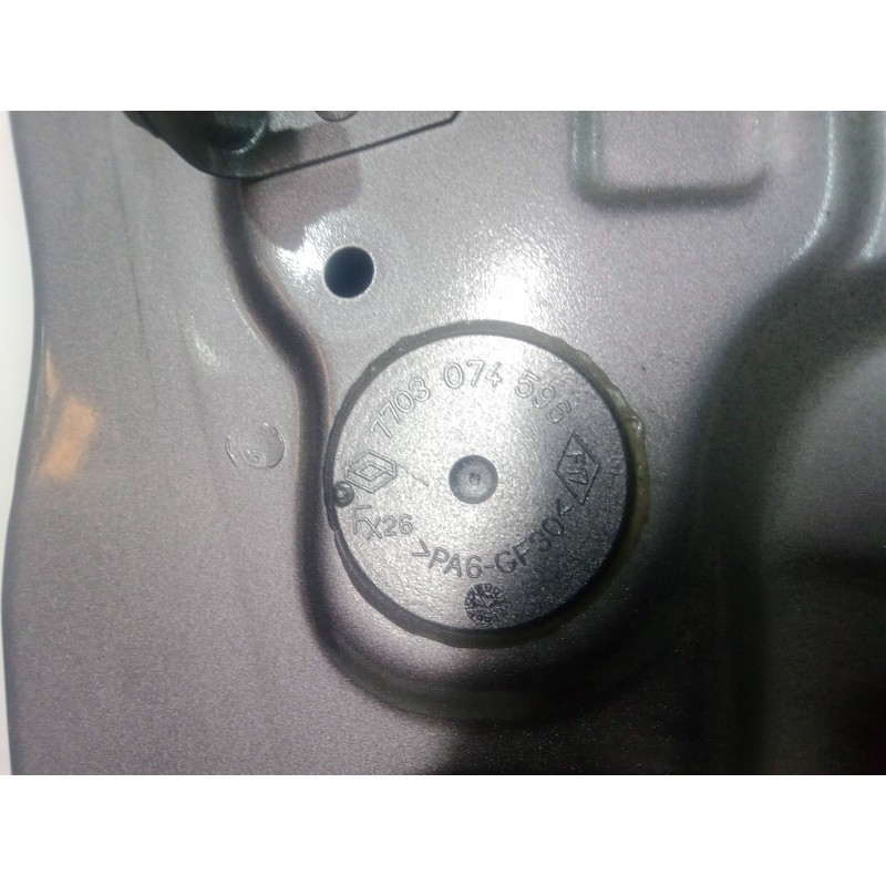 Recambio de puerta delantera izquierda para renault scenic iii 1.6 dci diesel fap referencia OEM IAM   