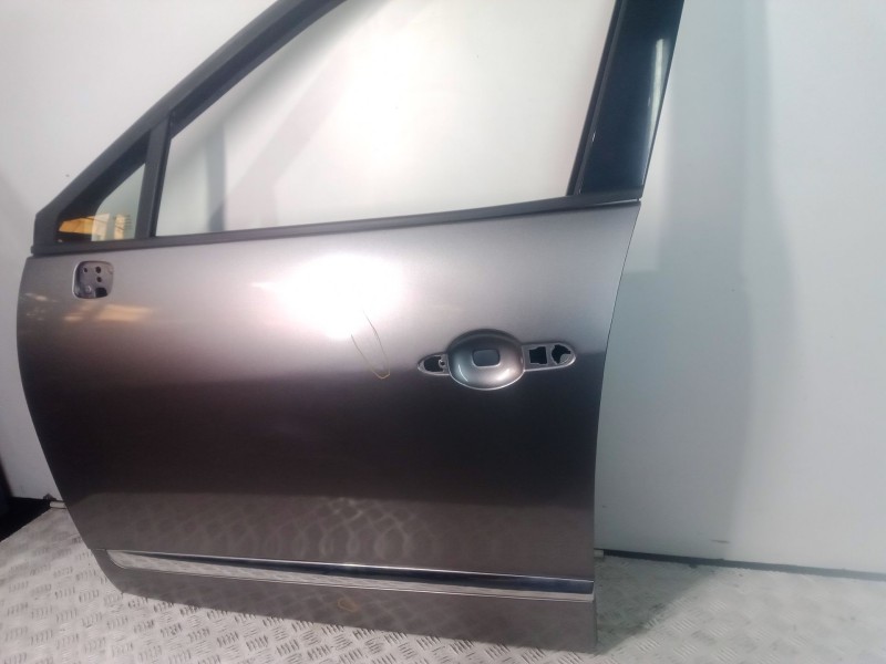 Recambio de puerta delantera izquierda para renault scenic iii 1.6 dci diesel fap referencia OEM IAM   