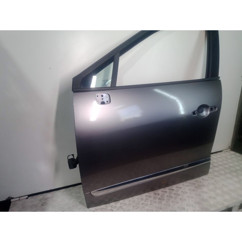 Recambio de puerta delantera izquierda para renault scenic iii 1.6 dci diesel fap referencia OEM IAM   