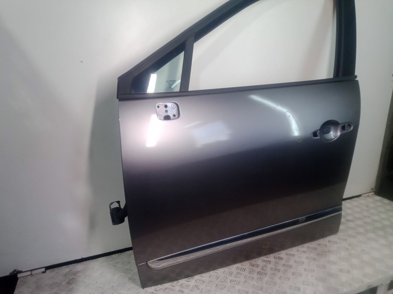 Recambio de puerta delantera izquierda para renault scenic iii 1.6 dci diesel fap referencia OEM IAM   