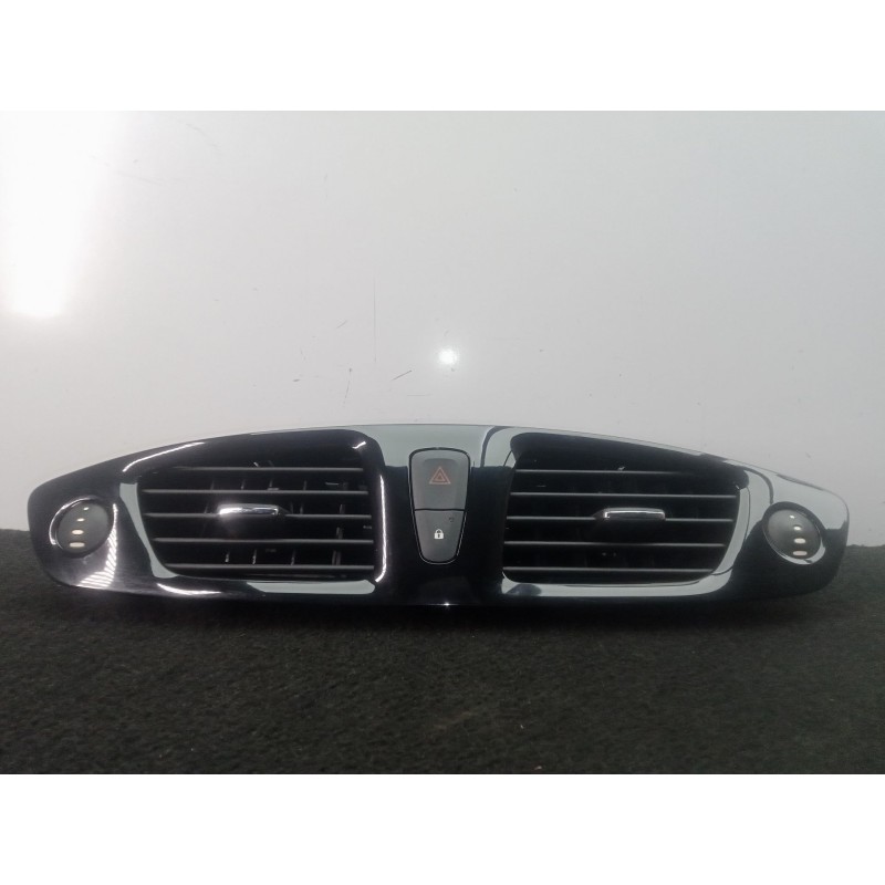 Recambio de aireador delantero central para renault scenic iii 1.6 dci diesel fap referencia OEM IAM 682600031R  