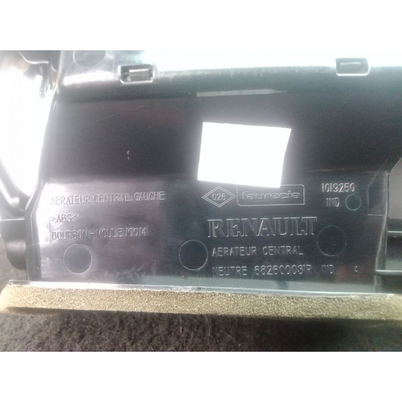 Recambio de aireador delantero central para renault scenic iii 1.6 dci diesel fap referencia OEM IAM 682600031R  