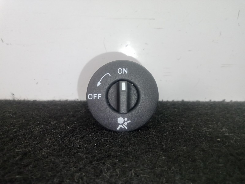 Recambio de interruptor para renault scenic iii 1.6 dci diesel fap referencia OEM IAM 681995427R  