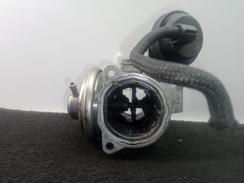 Recambio de caja mariposa para volkswagen golf iv (1j1) 1.9 tdi referencia OEM IAM 038129637  