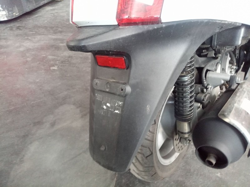 Recambio de guardabarros trasero para honda fes fes 125 s-wing (jf12) referencia OEM IAM   