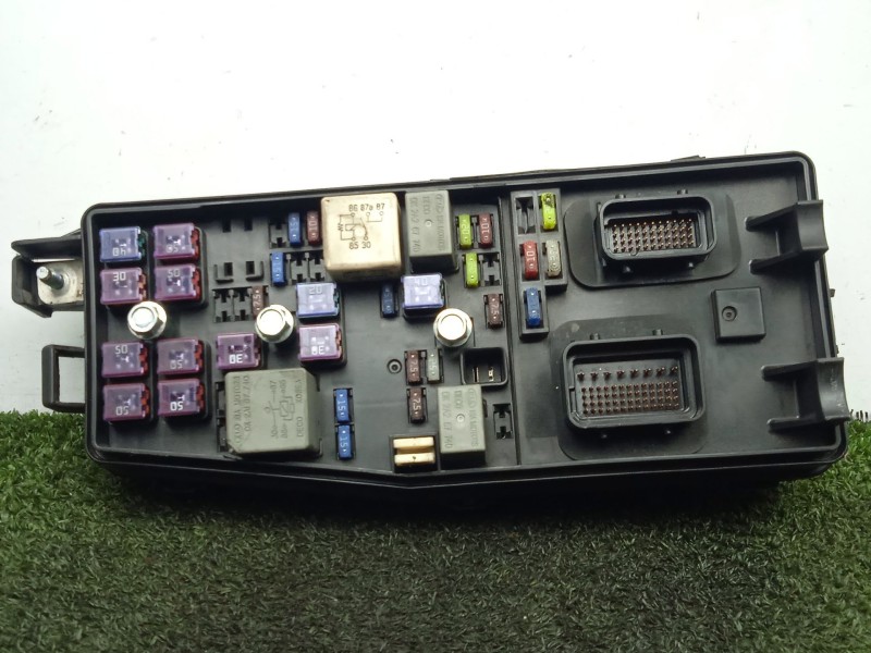 Recambio de caja reles / fusibles para kia carnival 2.9 crdi cat referencia OEM IAM 919504D05001-919504D050  