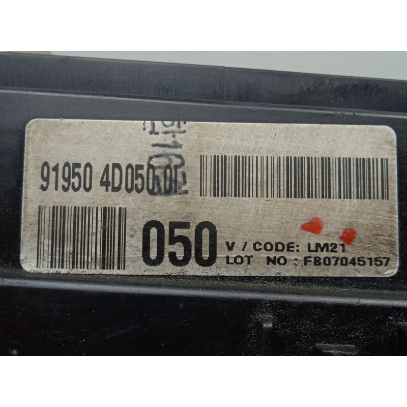 Recambio de caja reles / fusibles para kia carnival 2.9 crdi cat referencia OEM IAM 919504D05001-919504D050  