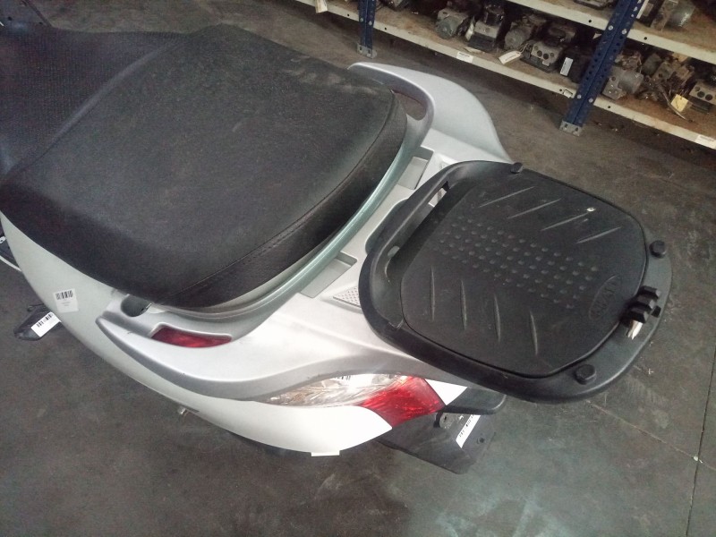Recambio de portaequipajes para honda fes fes 125 s-wing (jf12) referencia OEM IAM   SHAD