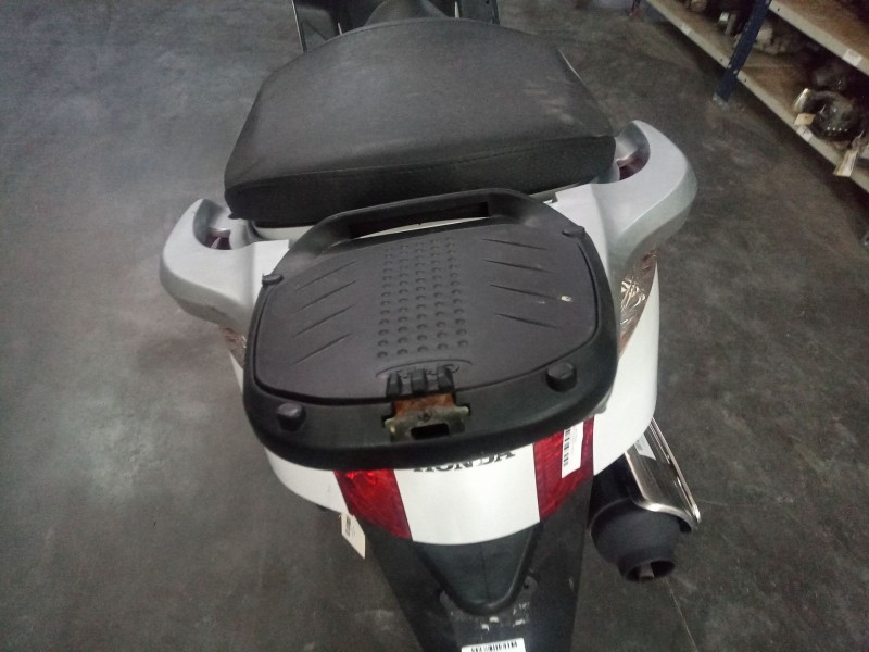 Recambio de portaequipajes para honda fes fes 125 s-wing (jf12) referencia OEM IAM   SHAD