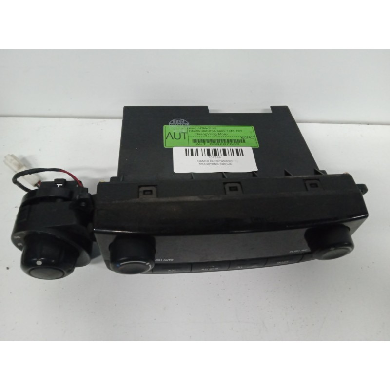 Recambio de mando climatizador para ssangyong rodius 2.7 turbodiesel cat referencia OEM IAM 6870021021  
