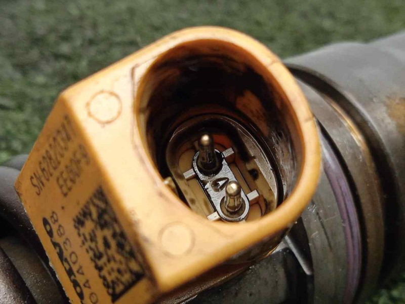 Recambio de inyector para vehiculos fuera decreto ley caravana / remolque caravana referencia OEM IAM 20440388-62820347  