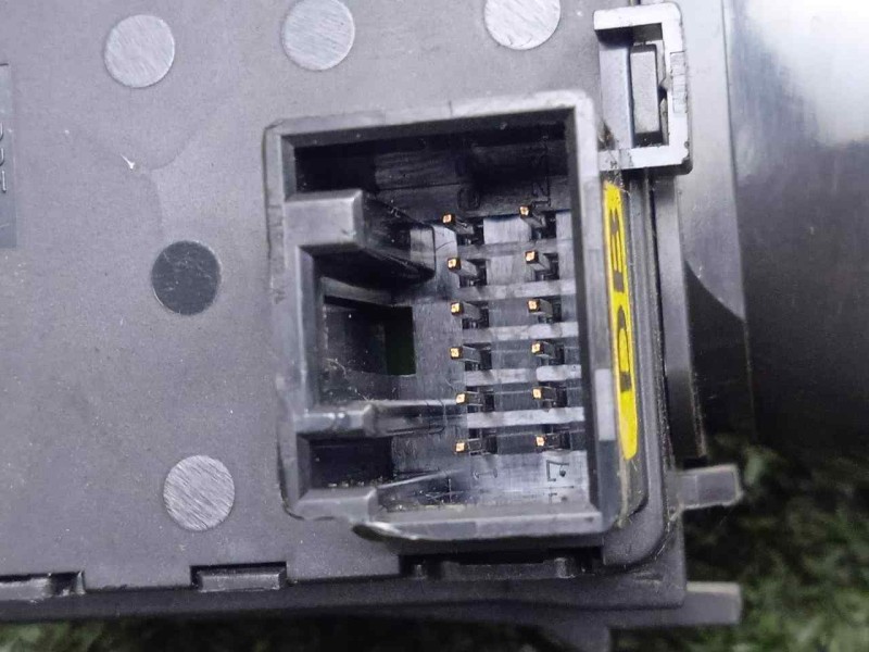 Recambio de mando luces para chevrolet cruze 1.6 cat referencia OEM IAM 13500692-92680110012  