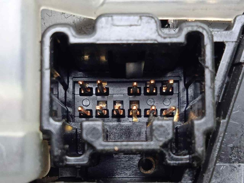 Recambio de mando luces para mazda 3 berlina (bk) 1.6 cd diesel cat referencia OEM IAM BP6P66122  