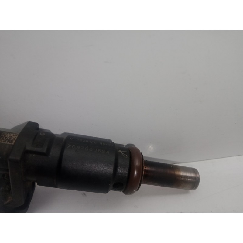 Recambio de inyector para peugeot 207 1.6 16v cat referencia OEM IAM 752817680-V752817680-7087C03616  