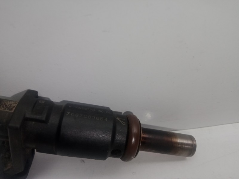 Recambio de inyector para peugeot 207 1.6 16v cat referencia OEM IAM 752817680-V752817680-7087C03616  