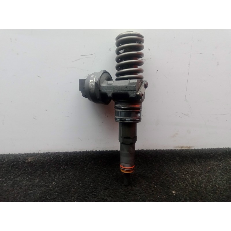 Recambio de inyector para volkswagen passat berlina (3b3) 1.9 tdi referencia OEM IAM 038130073BA-0414720216  