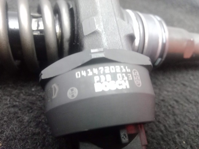 Recambio de inyector para volkswagen passat berlina (3b3) 1.9 tdi referencia OEM IAM 038130073BA-0414720216  