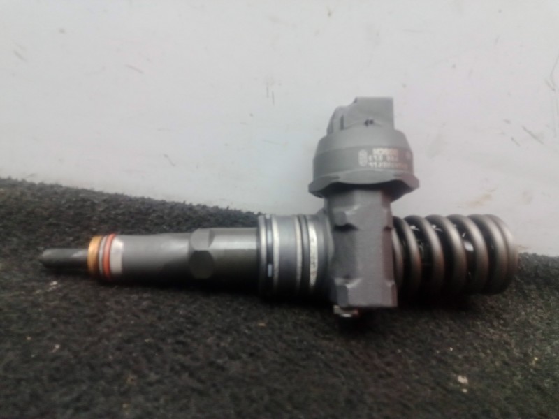 Recambio de inyector para volkswagen passat berlina (3b3) 1.9 tdi referencia OEM IAM 038130073BA-0414720216  