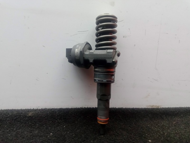 Recambio de inyector para volkswagen passat variant (3b6) 1.9 tdi referencia OEM IAM 038130073BA-0414720216  