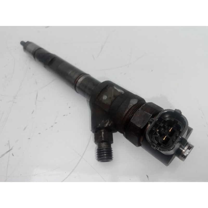 Recambio de inyector para kia sorento 2.5 crdi referencia OEM IAM 0445110275 2.PINES 