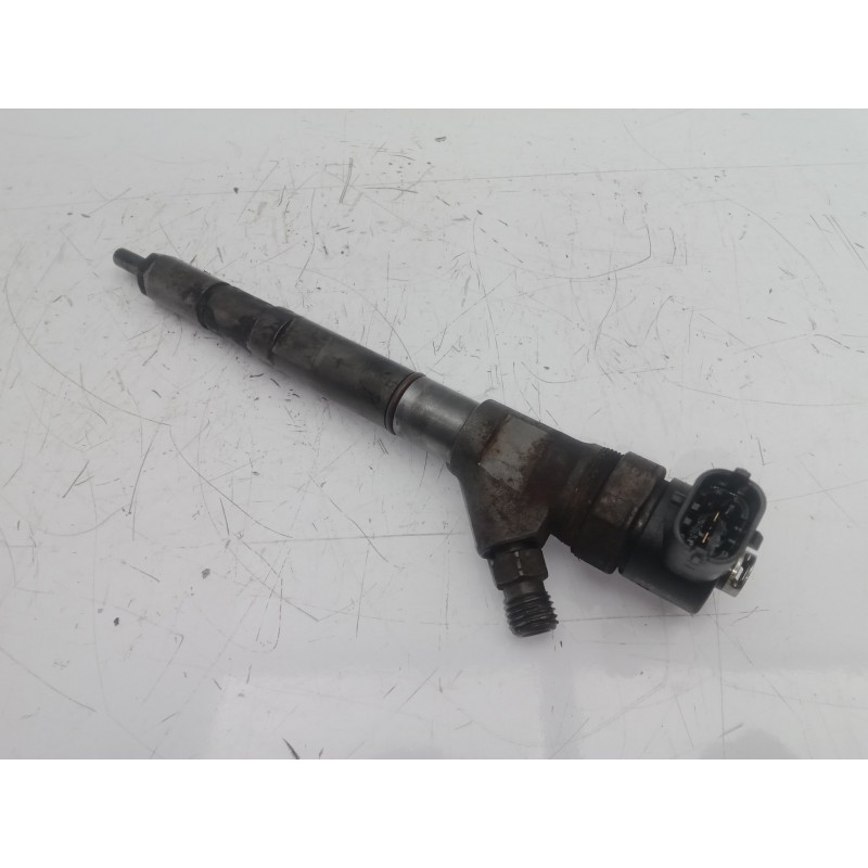Recambio de inyector para kia sorento 2.5 crdi cat referencia OEM IAM 0445110186-338004A150 2.PINES 