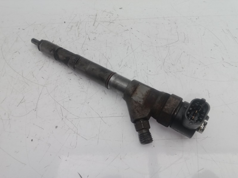 Recambio de inyector para kia sorento 2.5 crdi cat referencia OEM IAM 0445110186-338004A150 2.PINES 