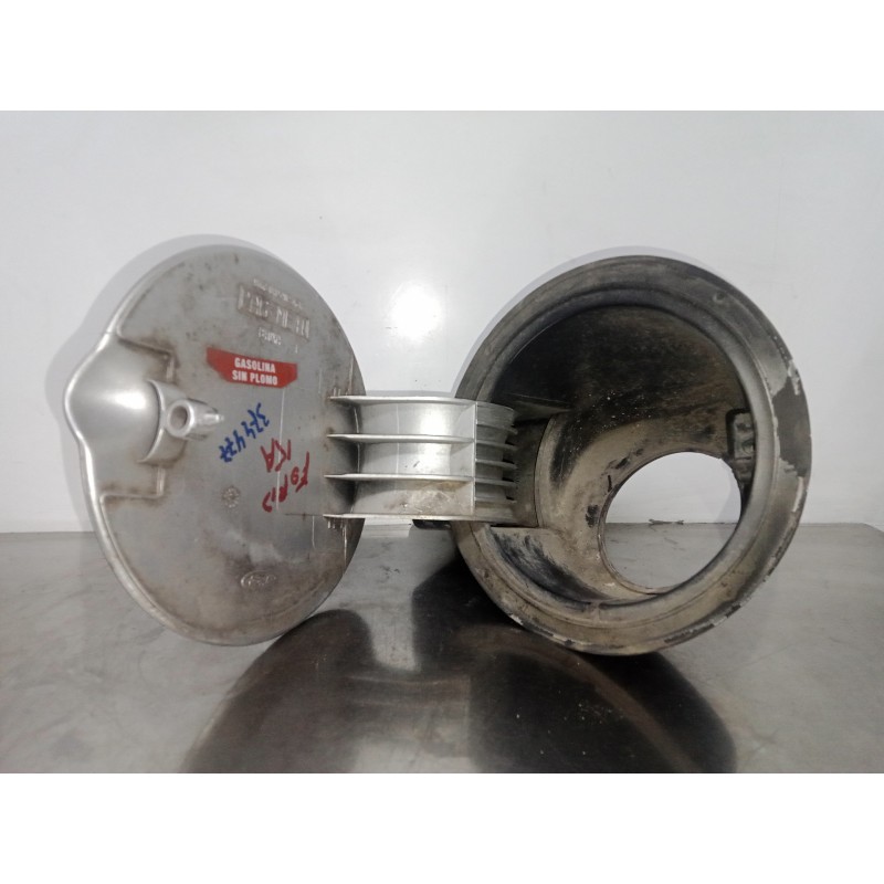 Recambio de tapa exterior combustible para ford ka (ccq) referencia OEM IAM 97KGB405A02AGW  GRIS