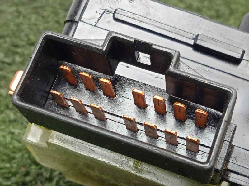 Recambio de mando limpia para kia sorento 2.5 crdi referencia OEM IAM 934203E010  